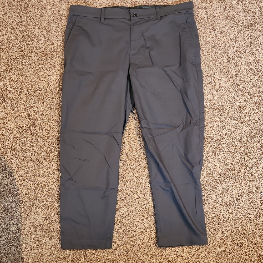 Nike Men's Dri-FIT UV Standard Fit Golf Chino Pants Size: 40x32